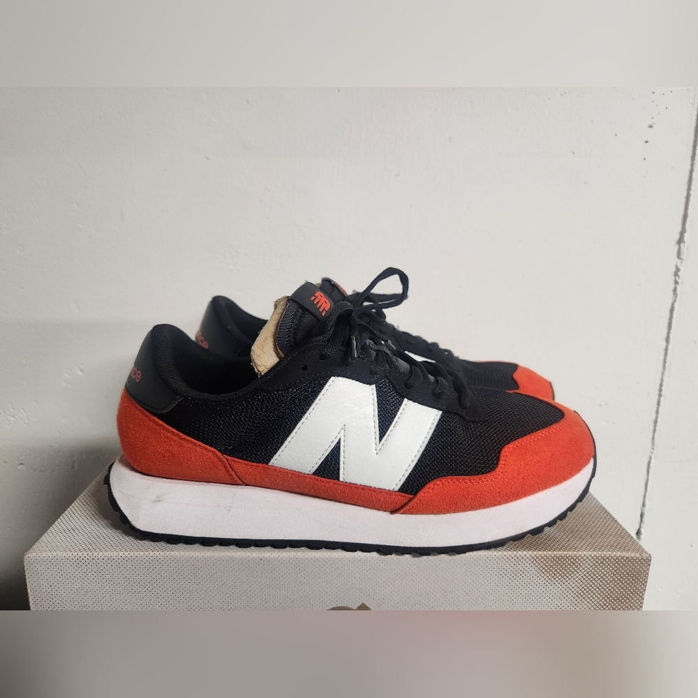 New Balance 237
